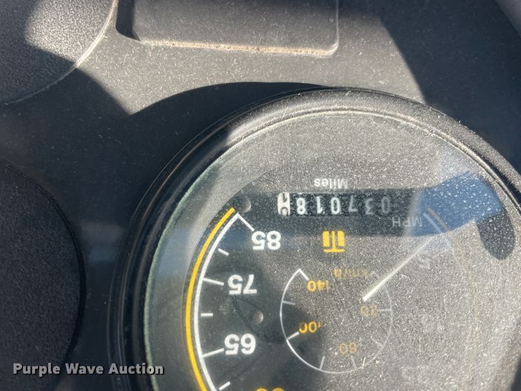 image for item IX9721 2009 Johnston  street sweeper