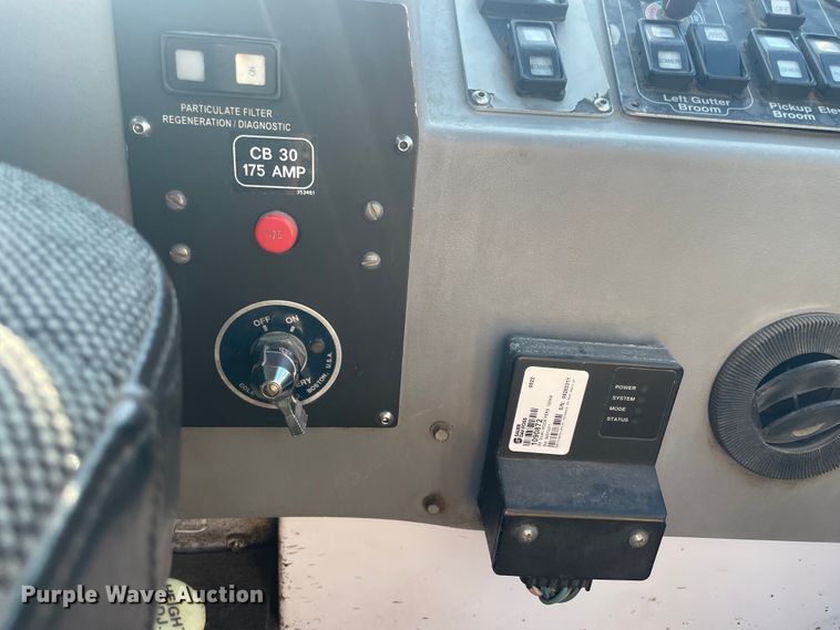 image for item IX9721 2009 Johnston  street sweeper