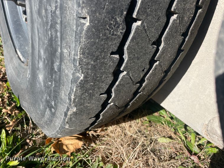 image for item IX9721 2009 Johnston  street sweeper