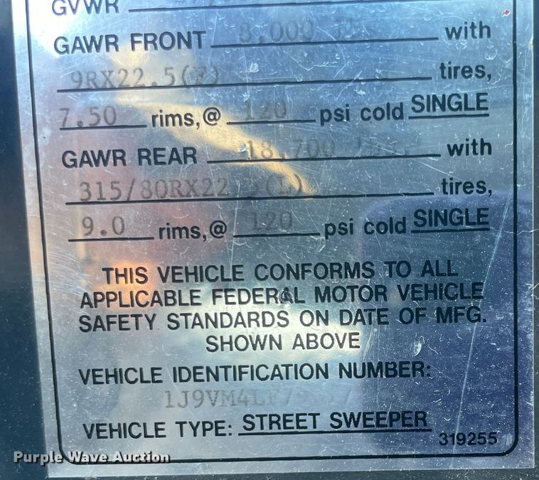 image for item IX9721 2009 Johnston  street sweeper