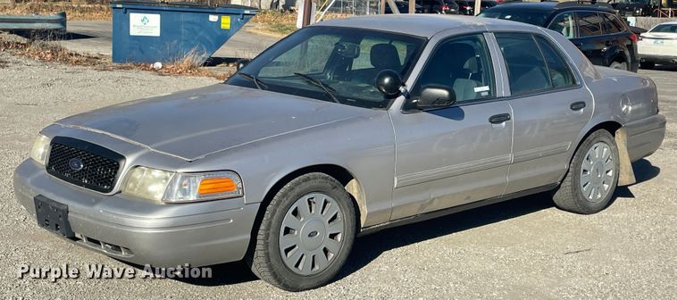 image for item IX9742 2010 Ford Crown Victoria Police Interceptor  Police Interceptor