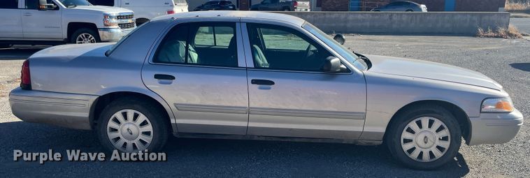 image for item IX9742 2010 Ford Crown Victoria Police Interceptor  Police Interceptor