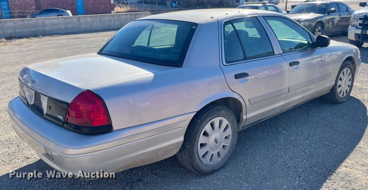 image for item IX9742 2010 Ford Crown Victoria Police Interceptor  Police Interceptor