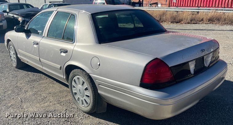 image for item IX9742 2010 Ford Crown Victoria Police Interceptor  Police Interceptor