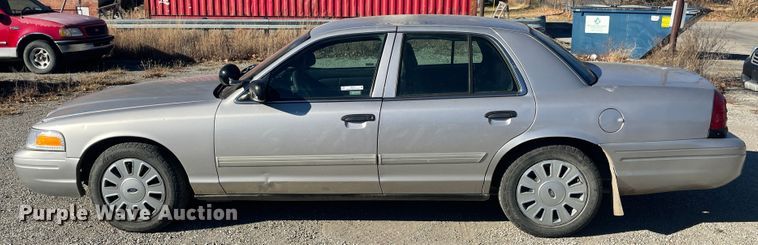 image for item IX9742 2010 Ford Crown Victoria Police Interceptor  Police Interceptor