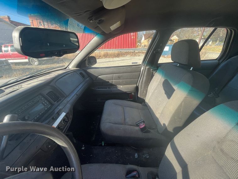 image for item IX9742 2010 Ford Crown Victoria Police Interceptor  Police Interceptor