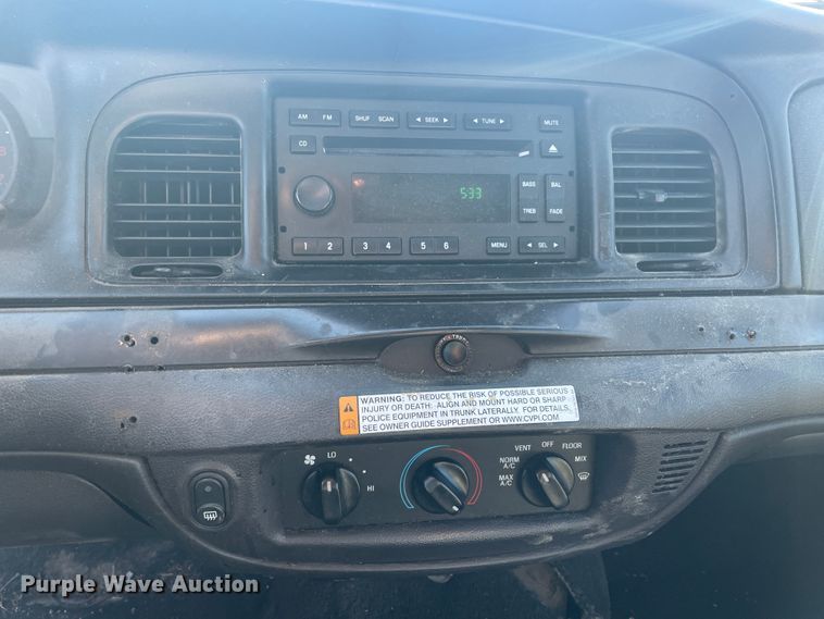 image for item IX9742 2010 Ford Crown Victoria Police Interceptor  Police Interceptor