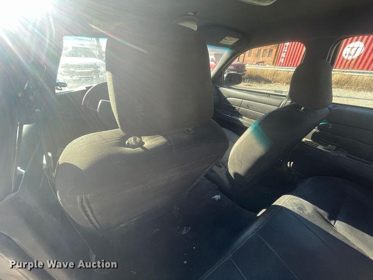 image for item IX9742 2010 Ford Crown Victoria Police Interceptor  Police Interceptor