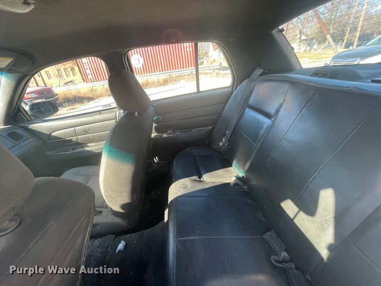 image for item IX9742 2010 Ford Crown Victoria Police Interceptor  Police Interceptor