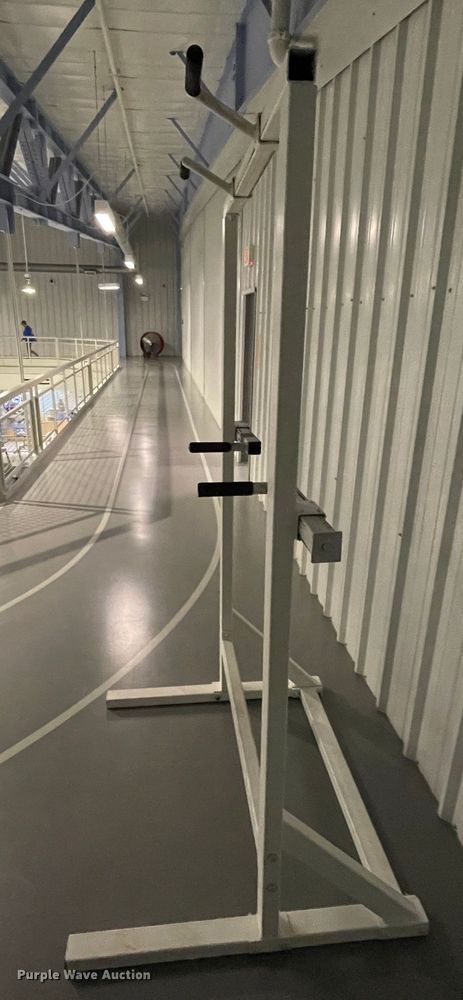 image for item IX9743 Pull up/dip machine