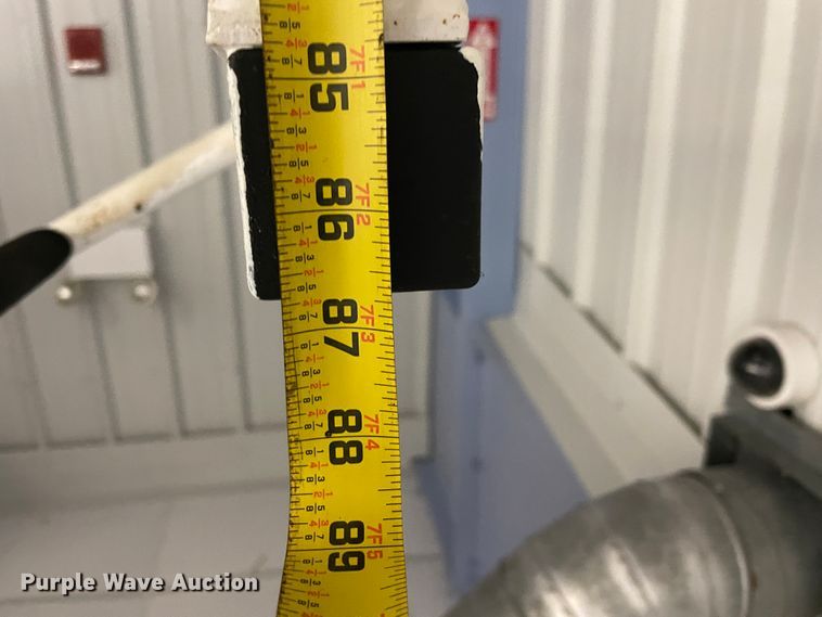 image for item IX9743 Pull up/dip machine