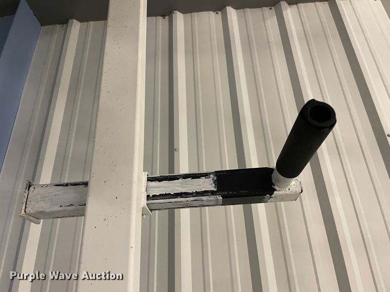 image for item IX9743 Pull up/dip machine