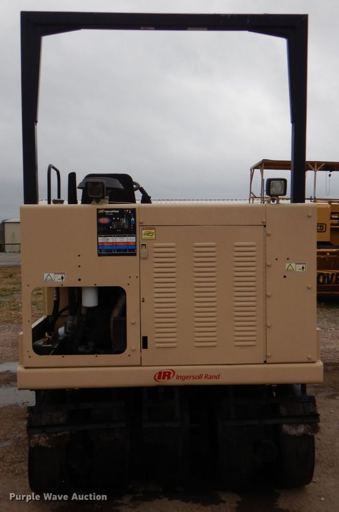 image for item JD9475 2007 Ingersoll Rand PT-125R  pneumatic roller