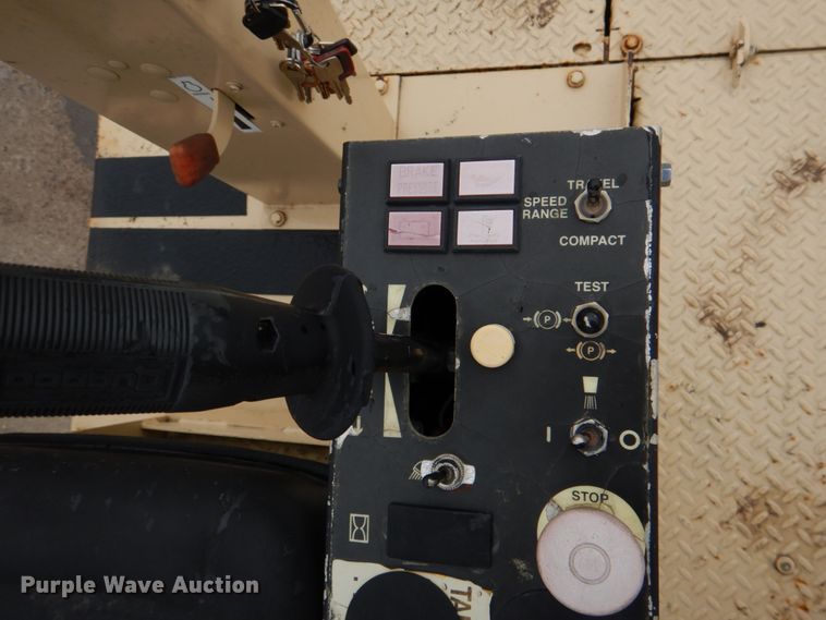 image for item JD9475 2007 Ingersoll Rand PT-125R  pneumatic roller