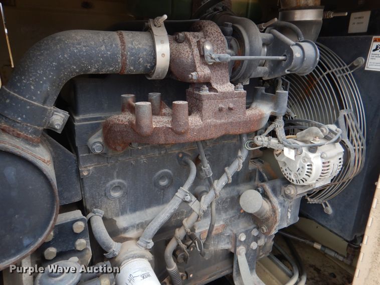 image for item JD9475 2007 Ingersoll Rand PT-125R  pneumatic roller