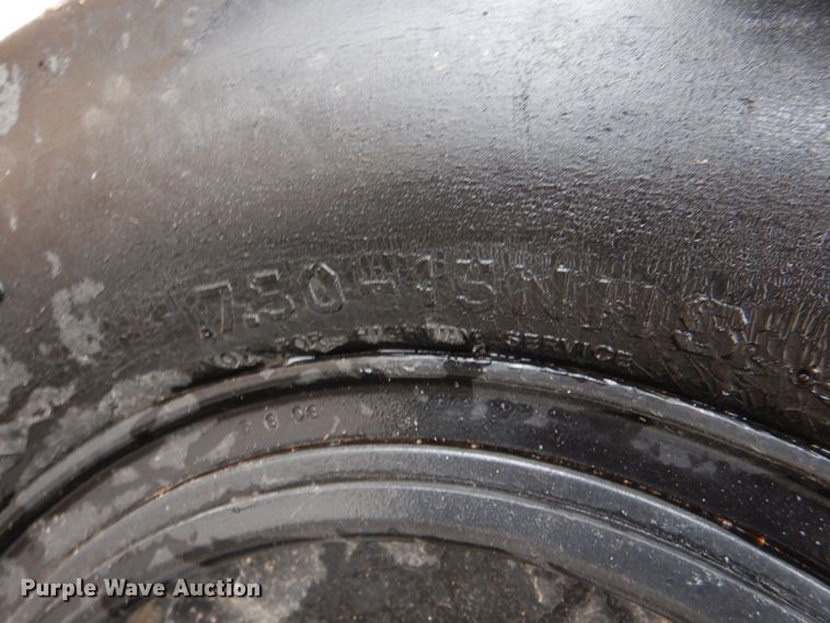 image for item JD9475 2007 Ingersoll Rand PT-125R  pneumatic roller