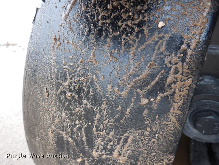 image for item JD9475 2007 Ingersoll Rand PT-125R  pneumatic roller