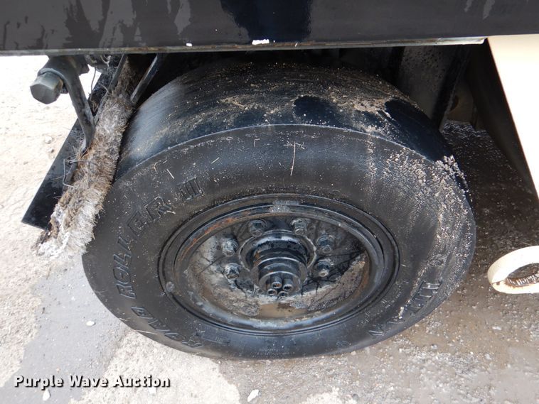 image for item JD9475 2007 Ingersoll Rand PT-125R  pneumatic roller