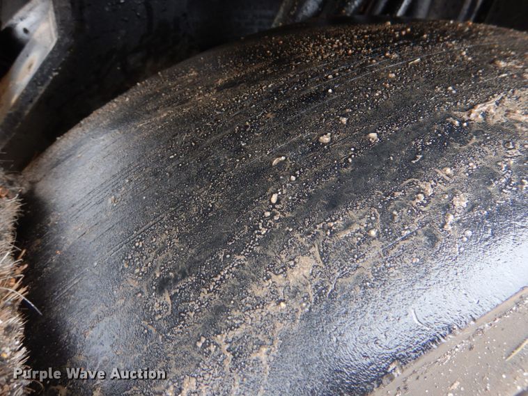 image for item JD9475 2007 Ingersoll Rand PT-125R  pneumatic roller