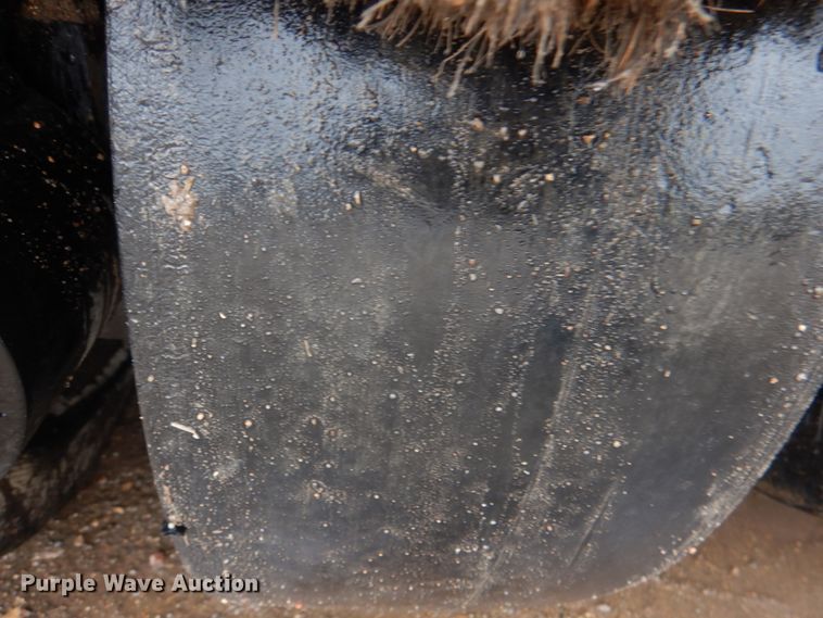 image for item JD9475 2007 Ingersoll Rand PT-125R  pneumatic roller