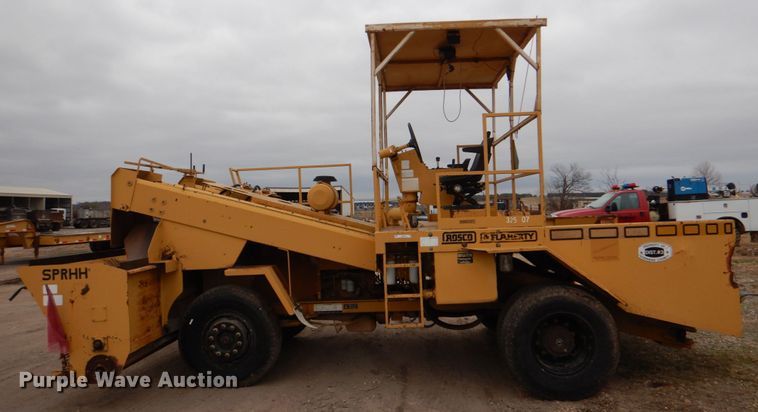 image for item JD9476 1998 Rosco Flaherty SPRH-H  chip spreader