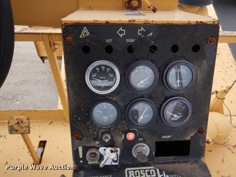 image for item JD9476 1998 Rosco Flaherty SPRH-H  chip spreader