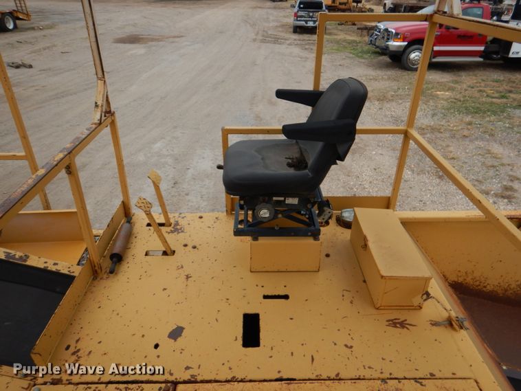 image for item JD9476 1998 Rosco Flaherty SPRH-H  chip spreader