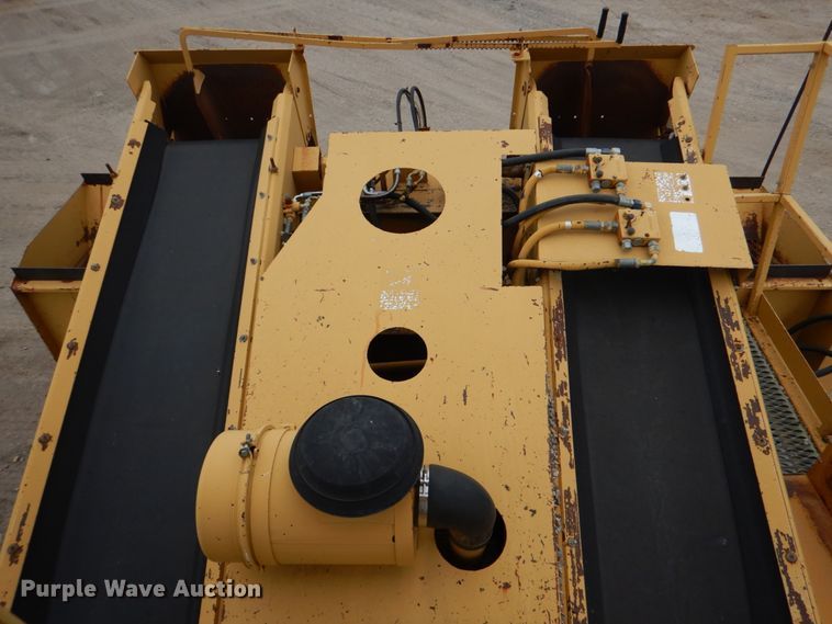 image for item JD9476 1998 Rosco Flaherty SPRH-H  chip spreader