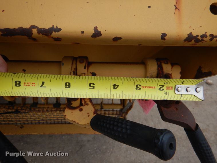 image for item JD9476 1998 Rosco Flaherty SPRH-H  chip spreader