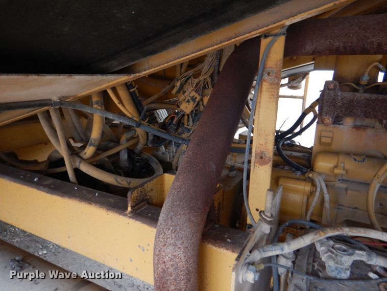 image for item JD9476 1998 Rosco Flaherty SPRH-H  chip spreader