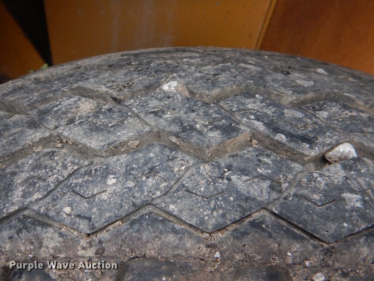 image for item JD9476 1998 Rosco Flaherty SPRH-H  chip spreader