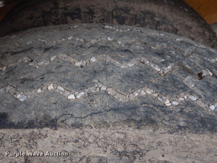 image for item JD9476 1998 Rosco Flaherty SPRH-H  chip spreader