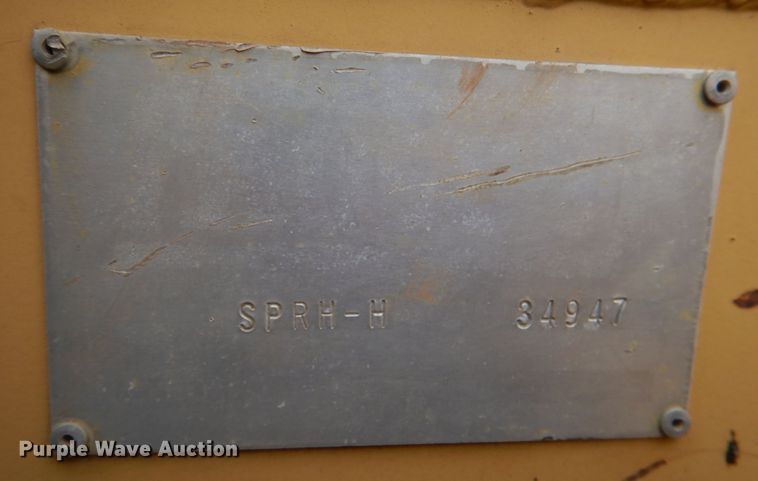 image for item JD9476 1998 Rosco Flaherty SPRH-H  chip spreader