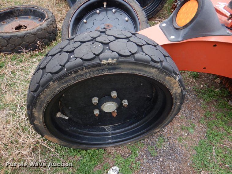 image for item JD9477 2016 Rhino 4155-3  batwing rotary mower