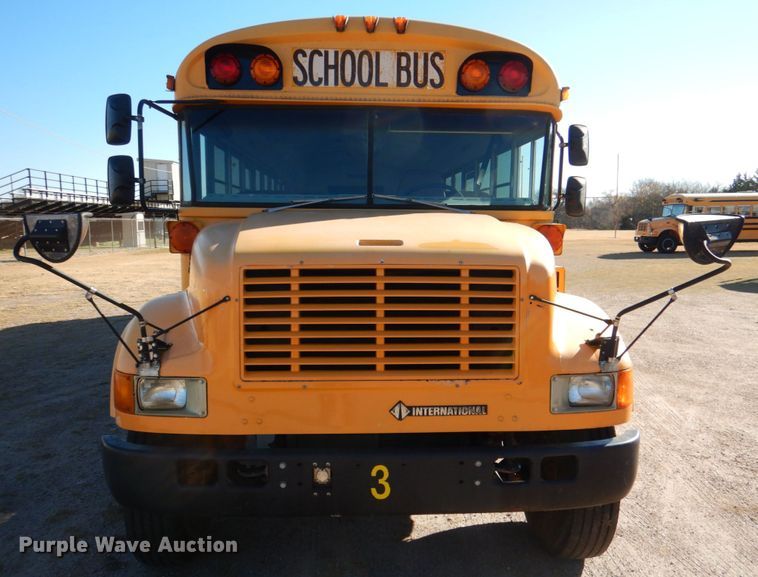 image for item JD9546 2001 International 3800  school bus
