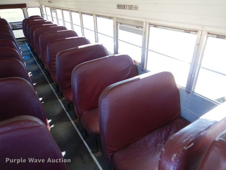 image for item JD9546 2001 International 3800  school bus