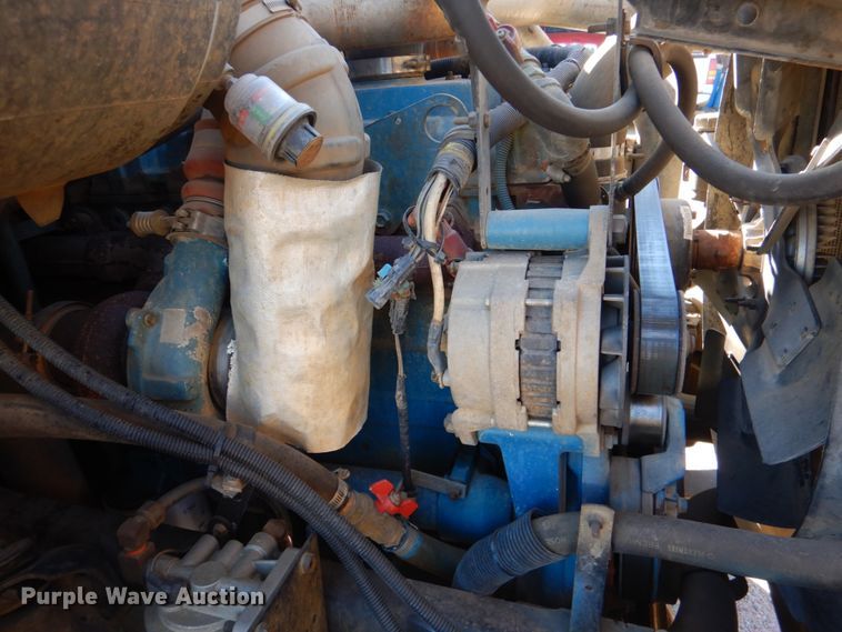 image for item JD9546 2001 International 3800  school bus