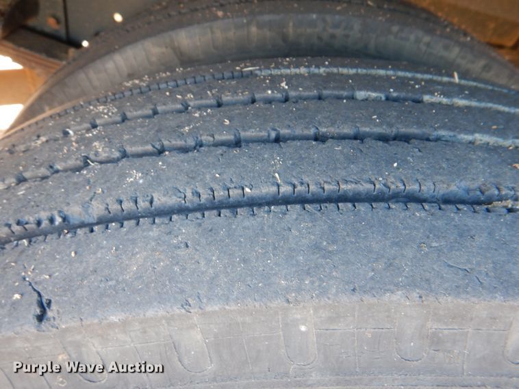 image for item JD9546 2001 International 3800  school bus