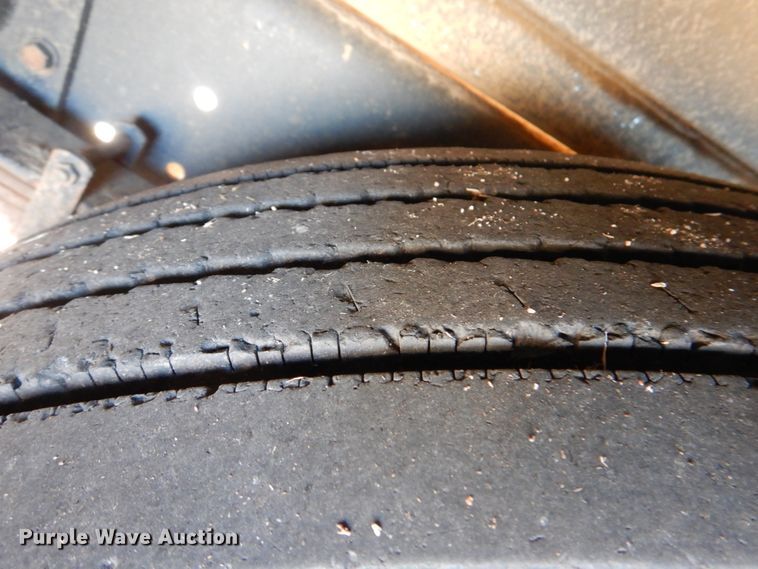 image for item JD9546 2001 International 3800  school bus