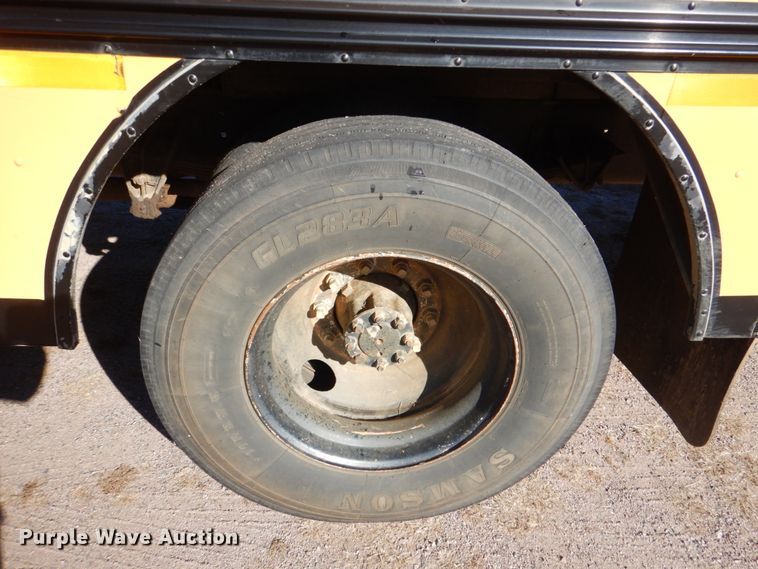 image for item JD9546 2001 International 3800  school bus