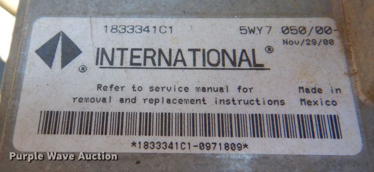 image for item JD9546 2001 International 3800  school bus