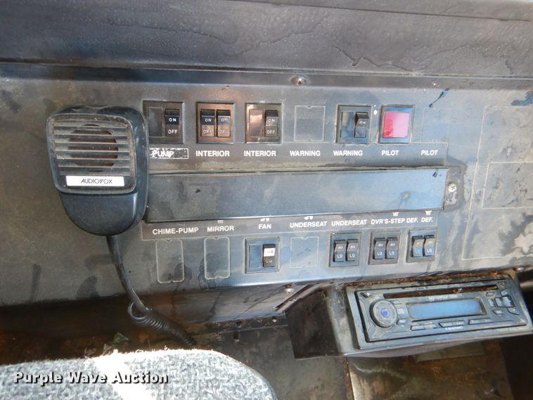 image for item JD9547 1990 Thomas Built M89 MVP  school bus