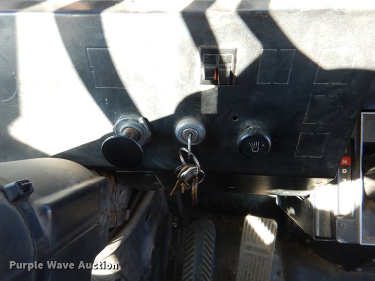 image for item JD9547 1990 Thomas Built M89 MVP  school bus