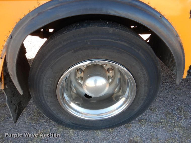 image for item JD9547 1990 Thomas Built M89 MVP  school bus