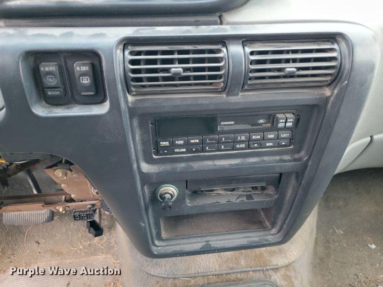 image for item JE9136 1996 Ford Aerostar  van