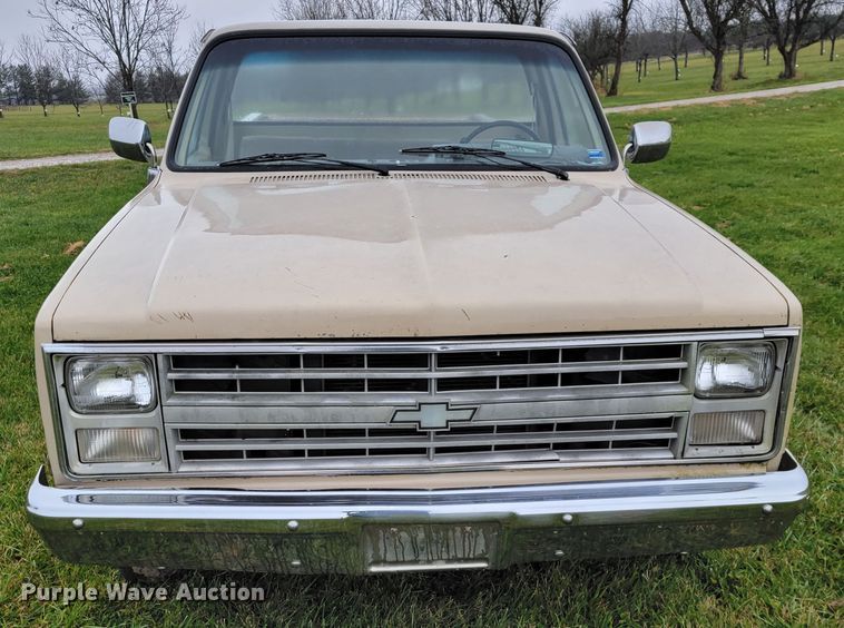 image for item JE9137 1986 Chevrolet C10  pickup truck