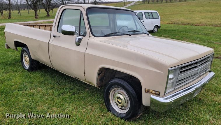 image for item JE9137 1986 Chevrolet C10  pickup truck