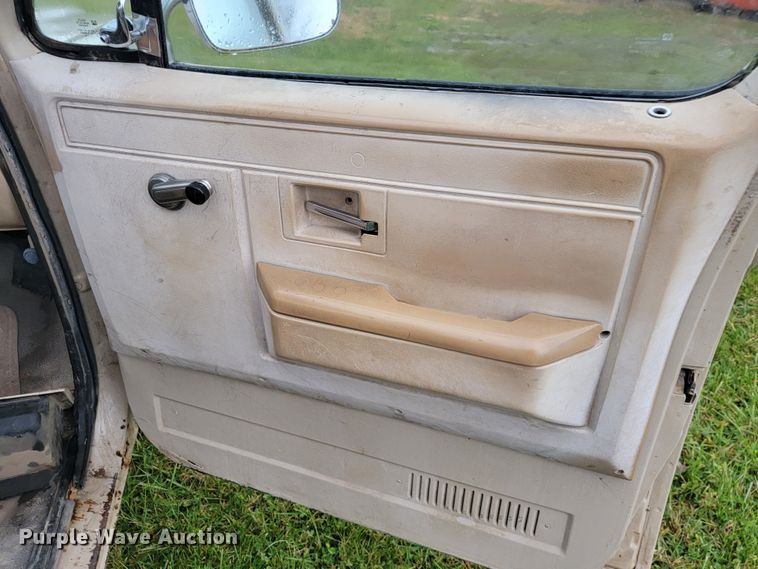 image for item JE9137 1986 Chevrolet C10  pickup truck