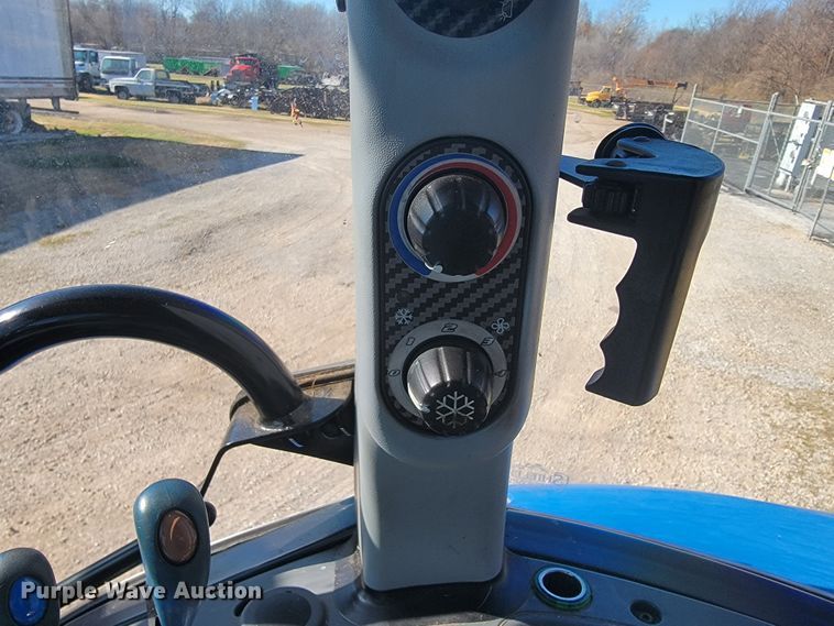 image for item JE9160 New Holland TS6  MFWD tractor