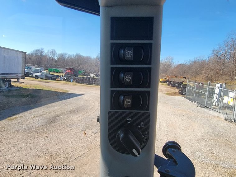 image for item JE9160 New Holland TS6  MFWD tractor